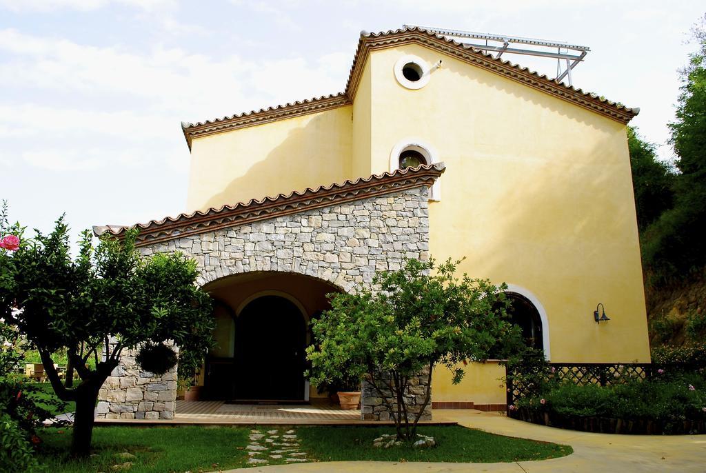 Agriturismo L'Arca Di Anna Brambilla Belvedere Marittimo Kültér fotó